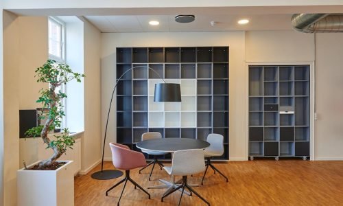pexels-atbo-66986-245240